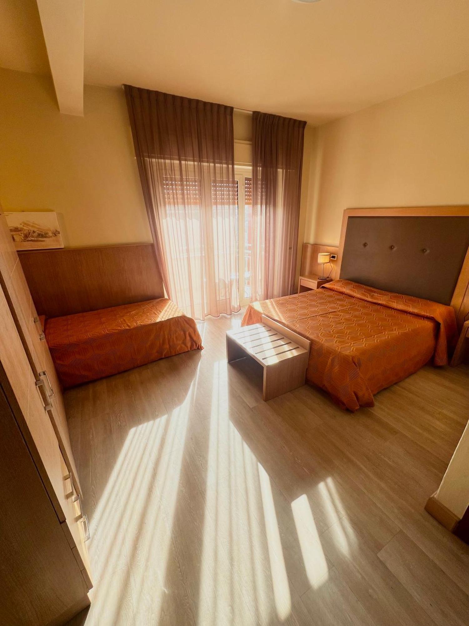 Hotel Nuova Sabrina Marina di Pietrasanta Eksteriør billede