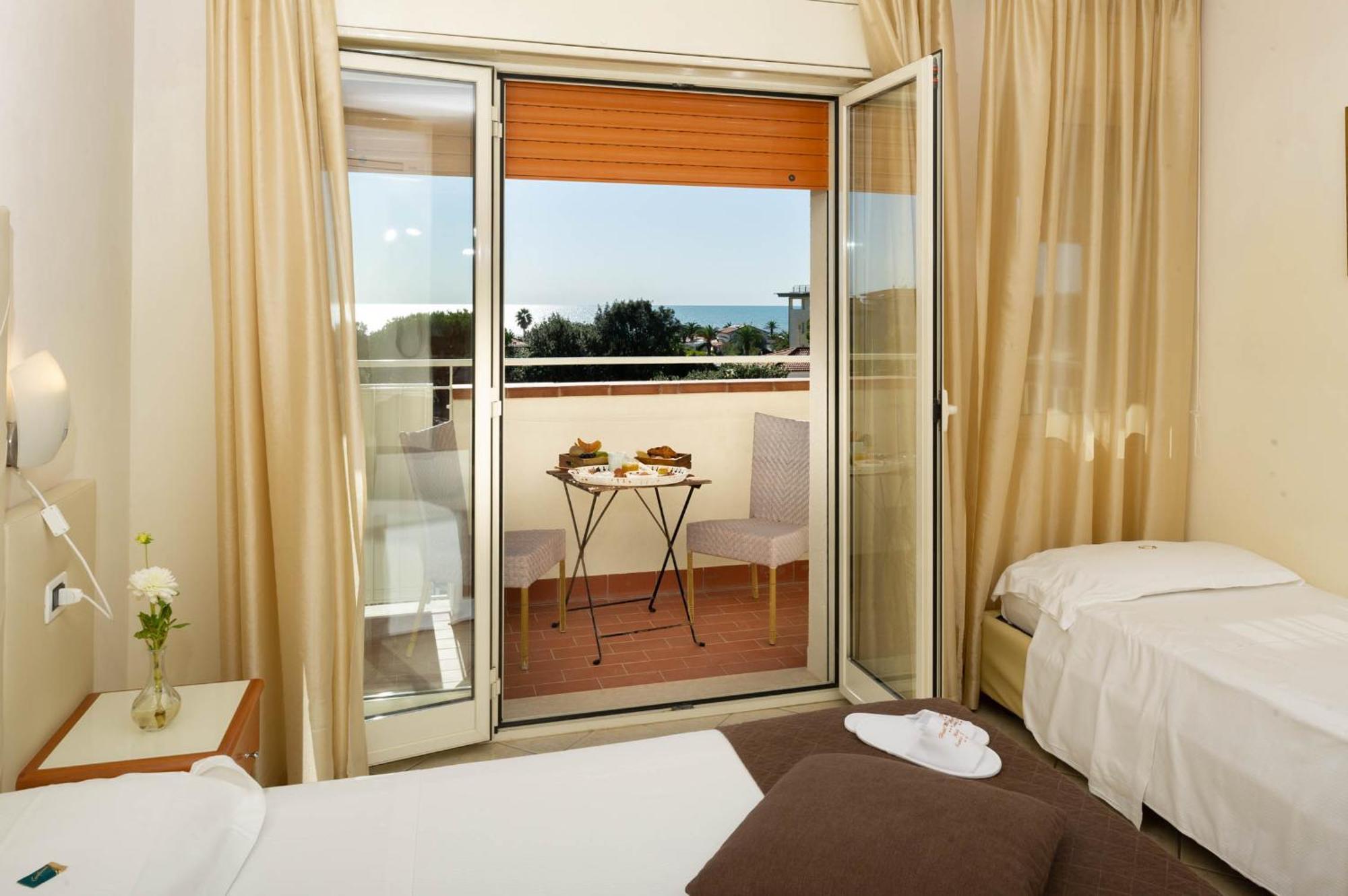 Hotel Nuova Sabrina Marina di Pietrasanta Eksteriør billede